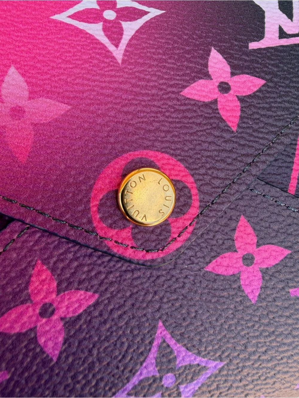 Louis Vuitton Medium Kirigami (PRICE FIRM)